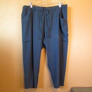 Women's Blue Cargo CAPRI Length Pants